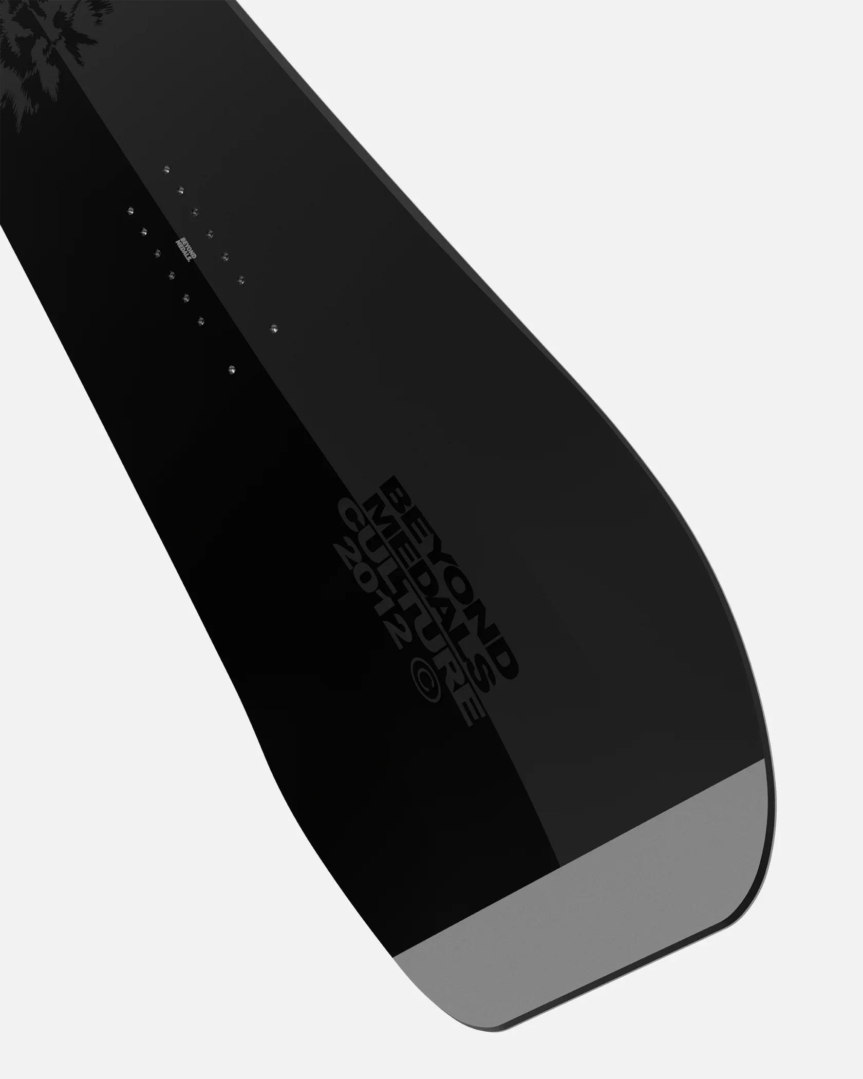 2025 BATALEON BEYOND MEDALS SNOWBOARD - Image 3